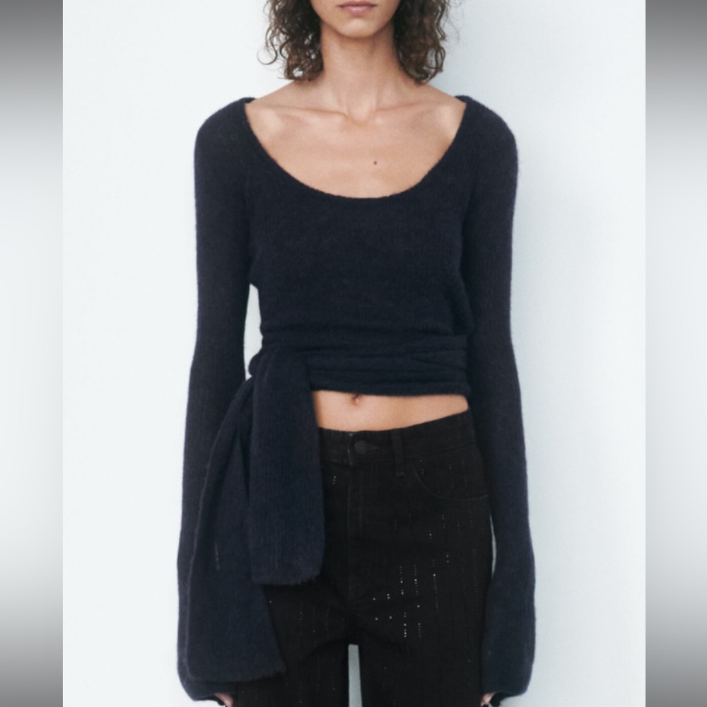 Navy blue Wool and alpaca blend scoop necked sweater